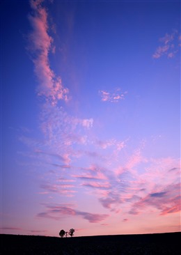 粉色系彩霞天空背景图